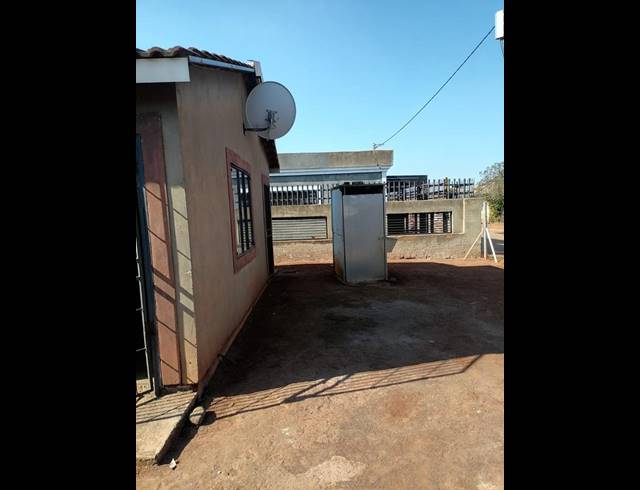 2 BEDROOM HOUSE FOR SALE IN SOSHANGUVE SOUTH